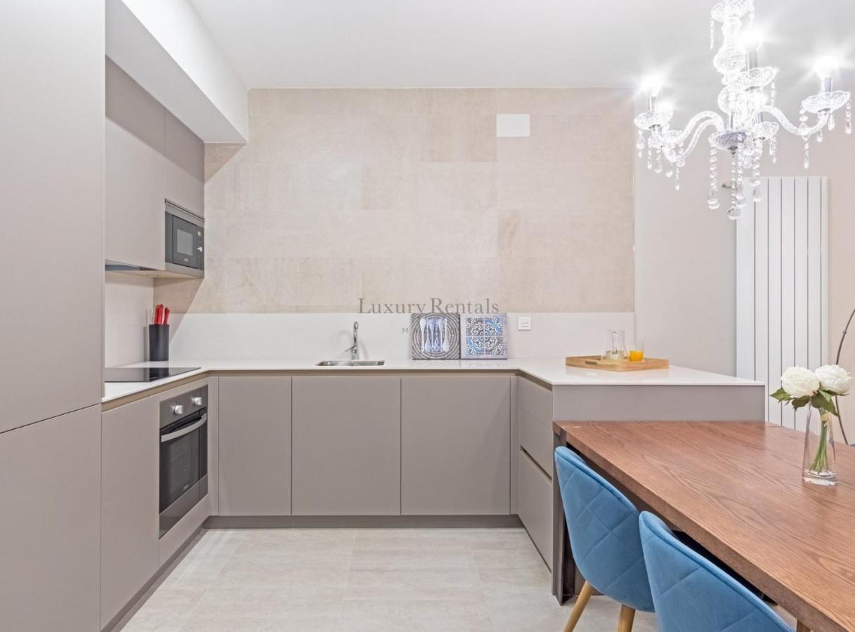 Experience The Best Of Madrid! Gran Via Apartment For 6, Comfort And Style In The Heart Of Chueca III Bagian luar foto