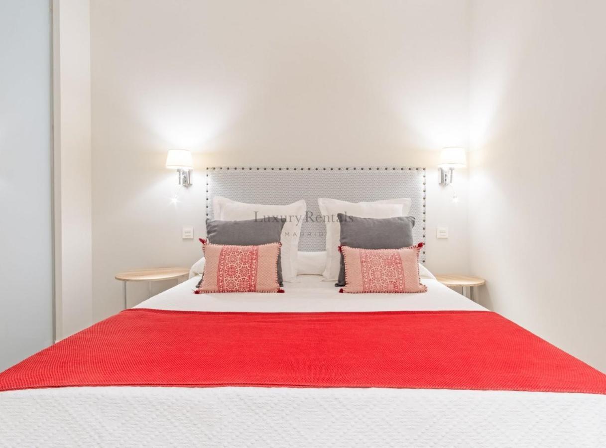 Experience The Best Of Madrid! Gran Via Apartment For 6, Comfort And Style In The Heart Of Chueca III Bagian luar foto